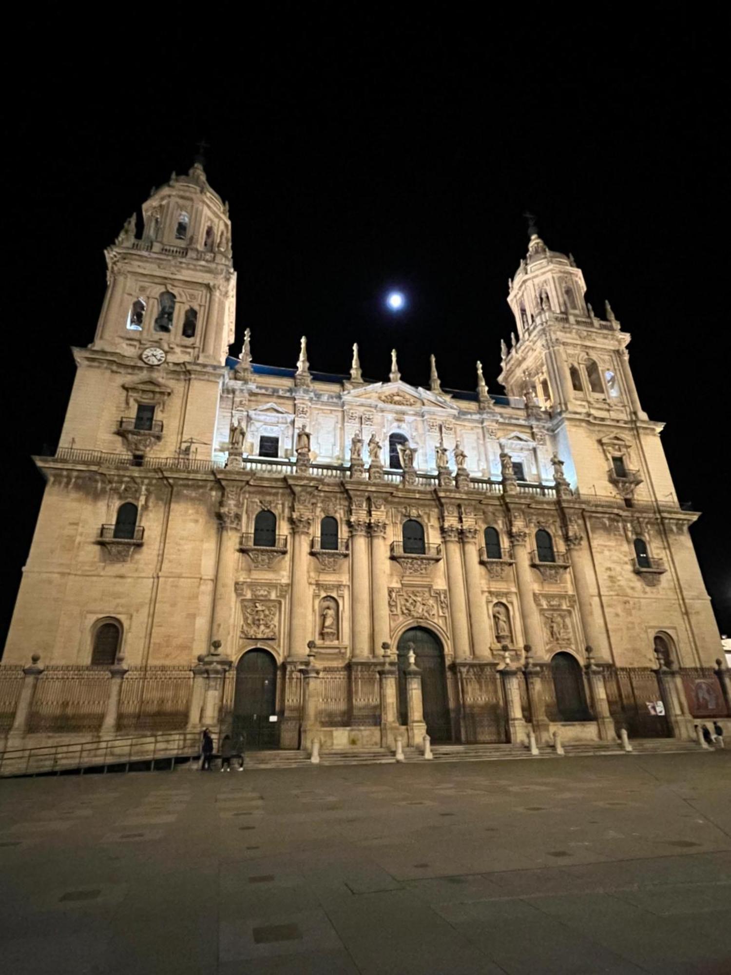Apartament Torres De La Catedral Jaén Zewnętrze zdjęcie